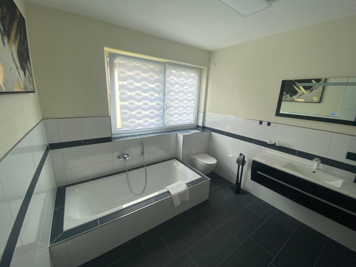 Apartments Saaldorf-Ferienhaus Mit 6 Apartments 45Qm-120Qm Direkt Am Thueringer Meer-Bleilochtalsperre Bad Lobenstein Exterior photo